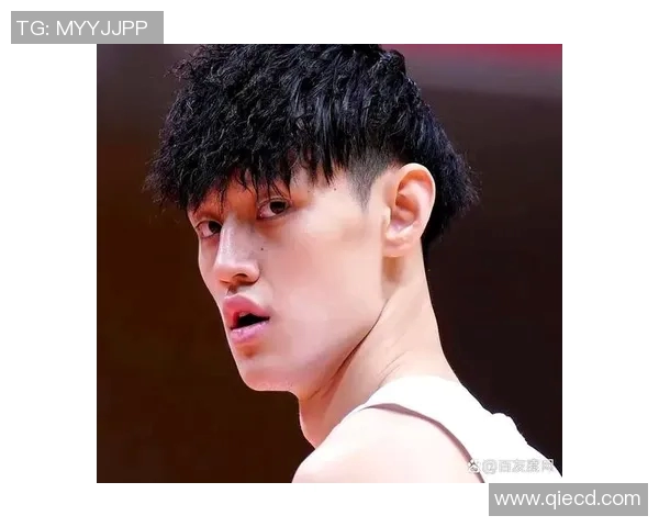 曾凡博的篮球之路：从青涩少年到职业赛场的奋斗与荣耀