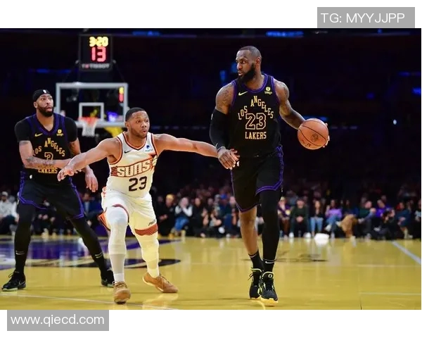 2014年湖人与山猫的激烈对决回顾与精彩瞬间分析 2014年湖人与山猫的激烈对决回顾与精彩瞬间分析