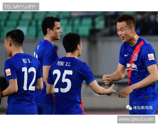 2017年山东鲁能与上海申花激战回顾球迷心中难忘的经典对决